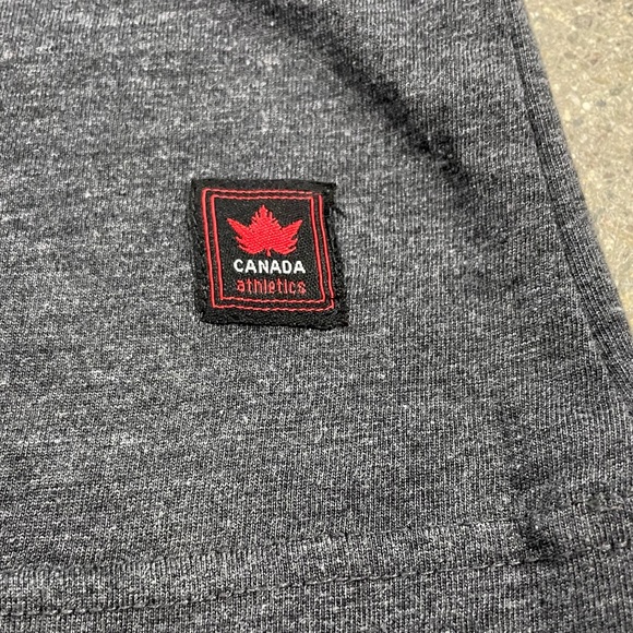 Canada Athletics Womens Gray Canada Logo Long Sleeve Crew Neck Size Small - Picture 7 of 7